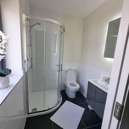 Alex Court * Leixlip