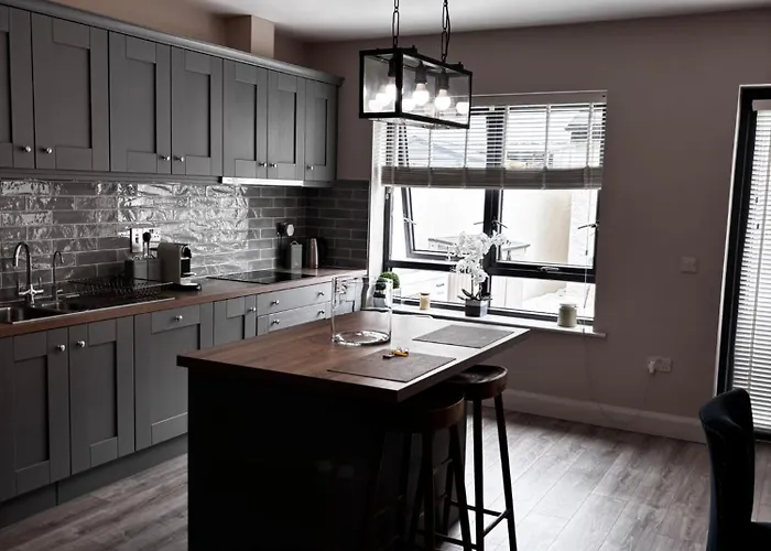 Alex Court Szálloda *